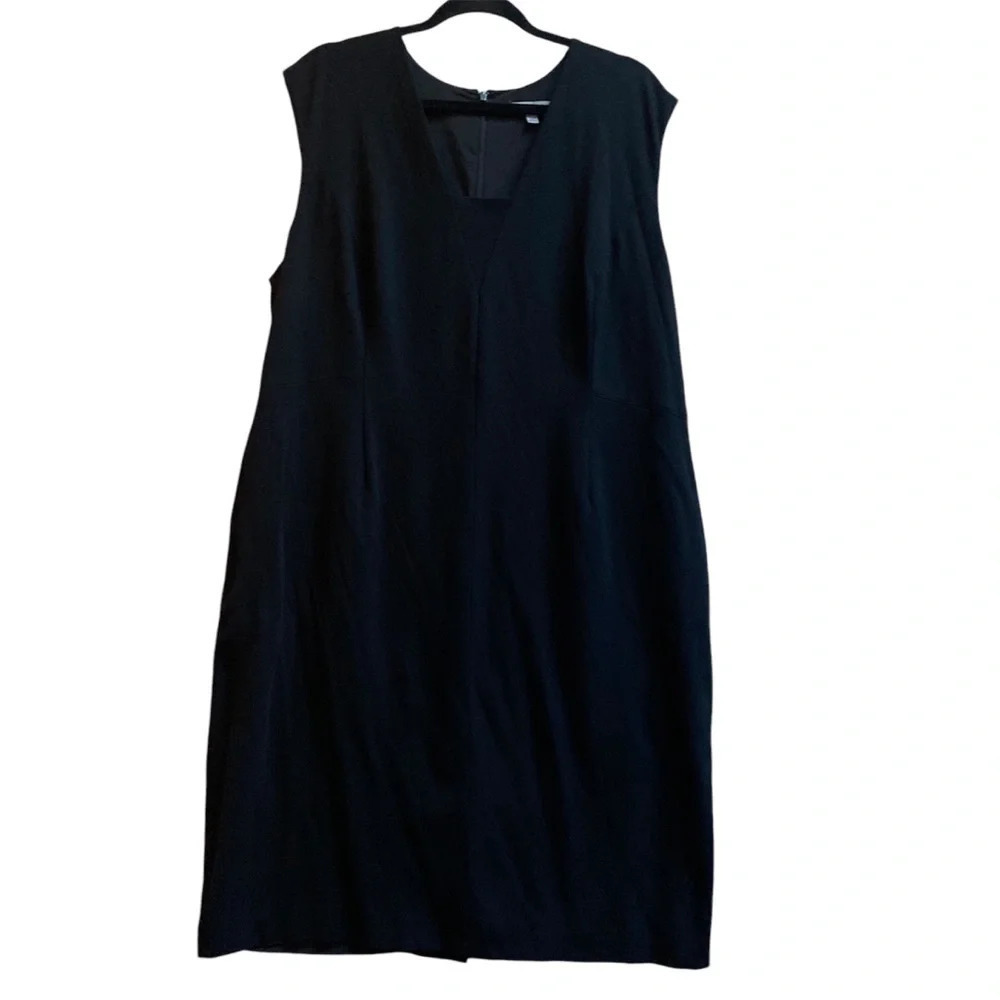 Classiques Entrier classic black sleeveless shift dress Sz 18W